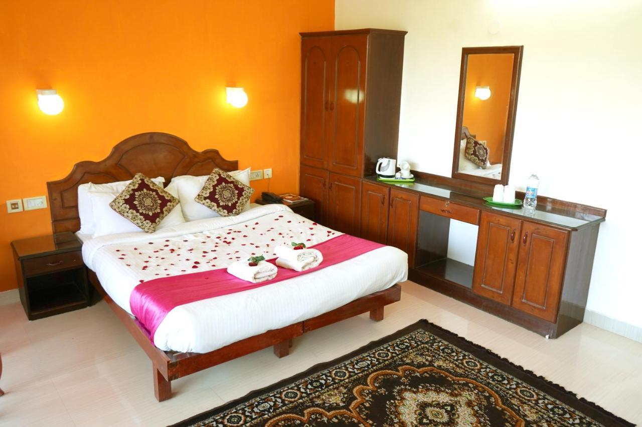 Ocean Bay Ayurvedic Beach Resort Kovalam Exterior foto
