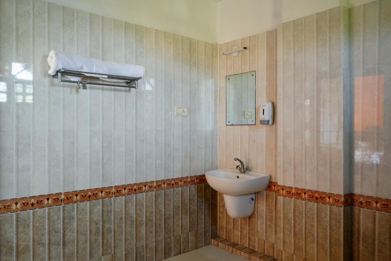 Ocean Bay Ayurvedic Beach Resort Kovalam Exterior foto